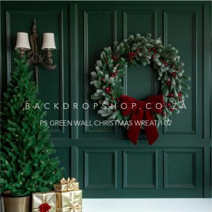 PS Green Wall Christmas Wreath 02
